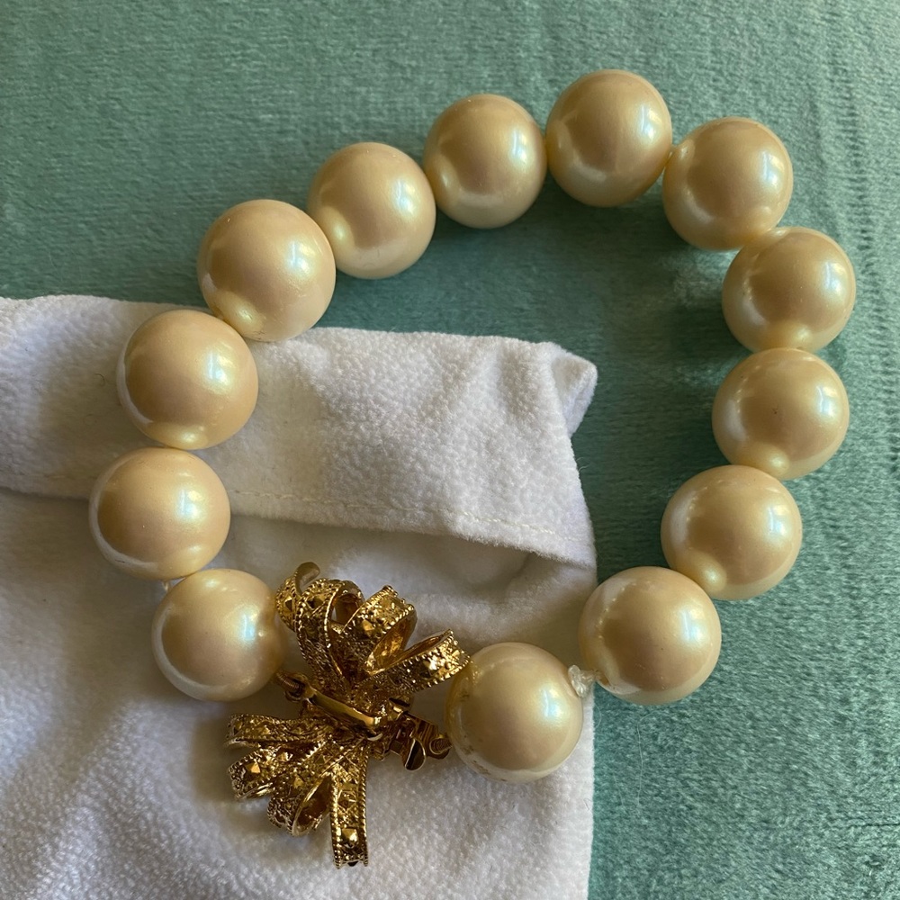Kate Spade Pearl and Bow Bracelet